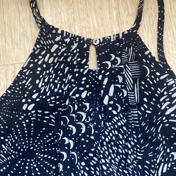 Wren & Willa Women’s Medium Sleeveless Skirt - Picture 5 of 10